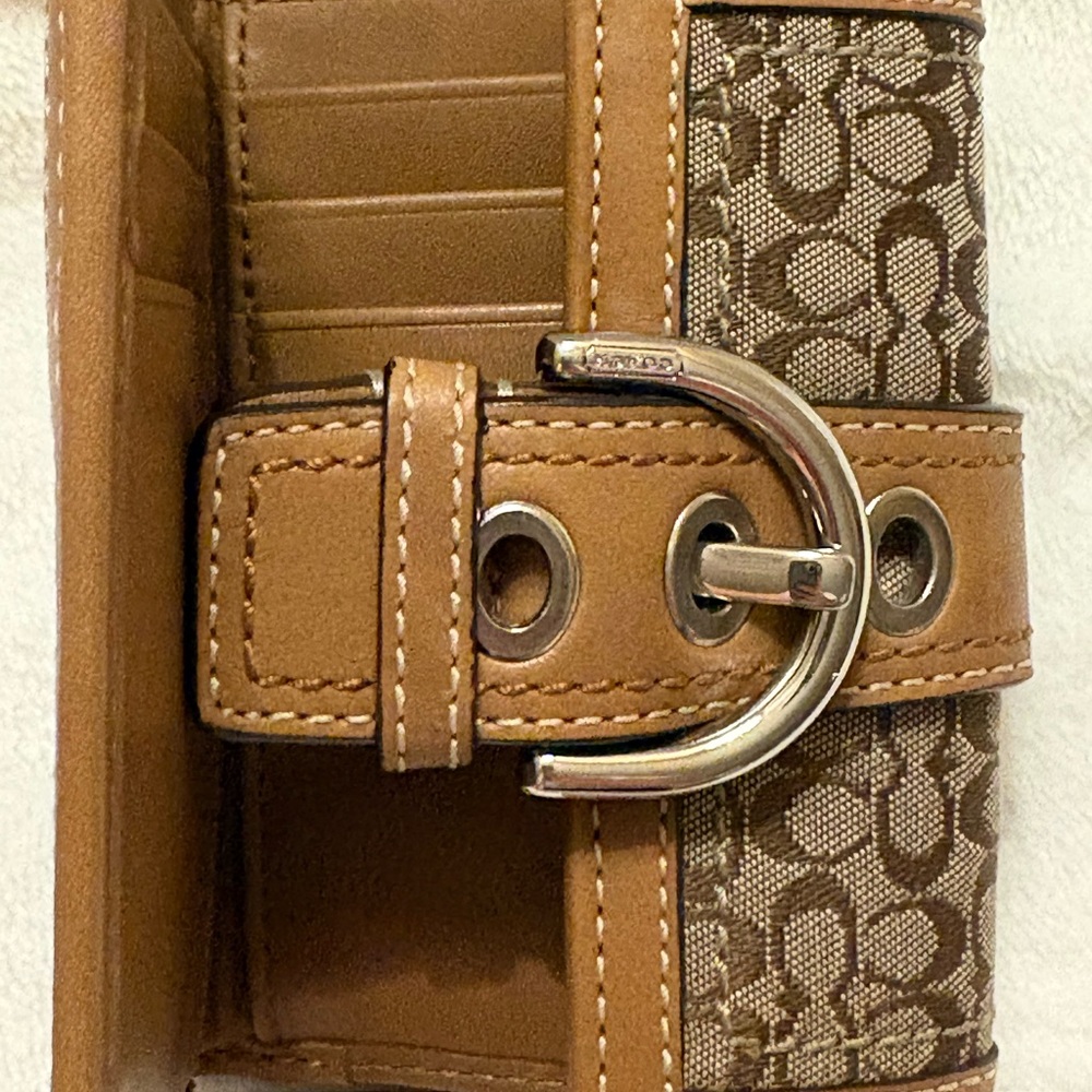 Coach Wallets - Picture 6 of 7